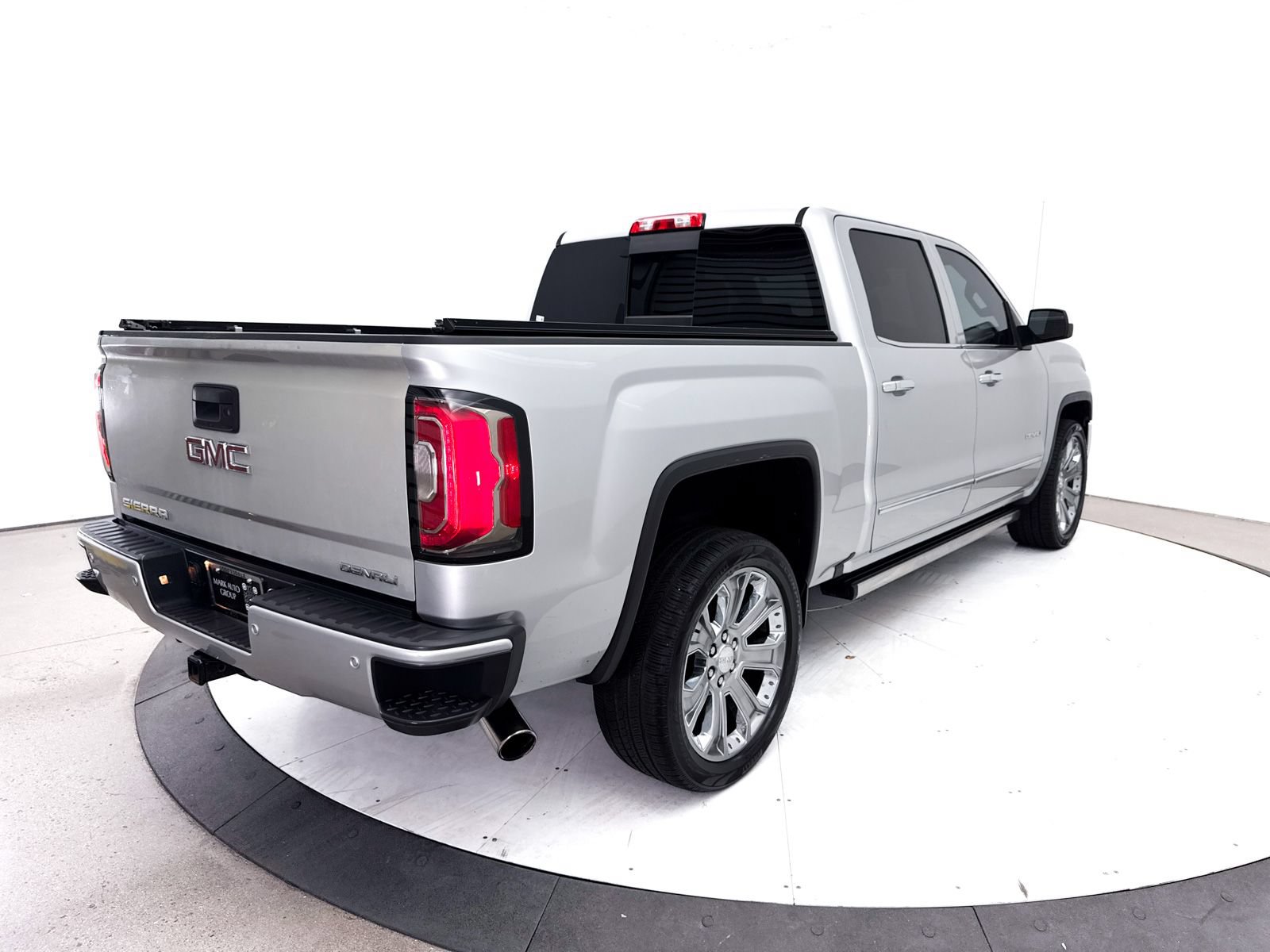 Used 2017 GMC Sierra 1500 Denali w/ Denali Ultimate Package AWD/4WD image 16