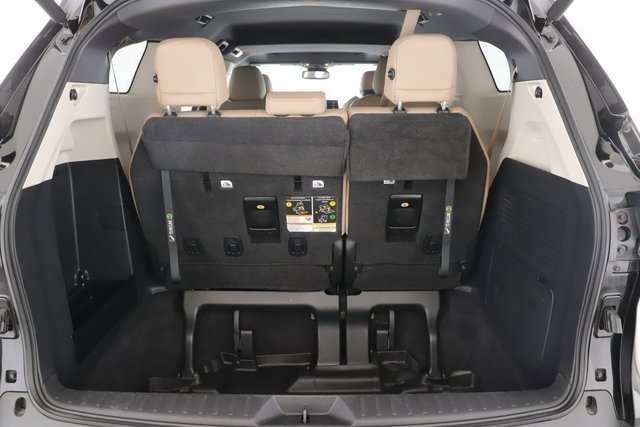 Used 2022 Toyota Sienna XLE image 29