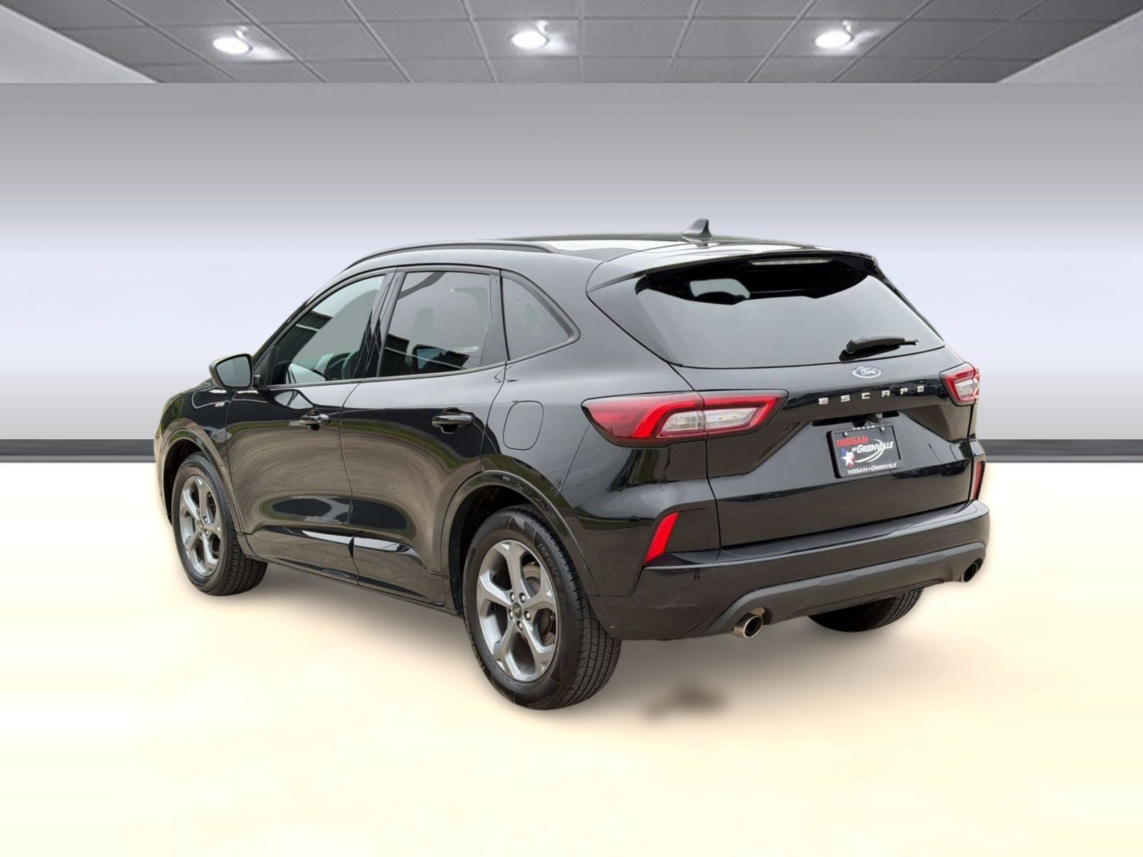 Used 2024 Ford Escape ST-Line w/ Cold Weather Package image 3