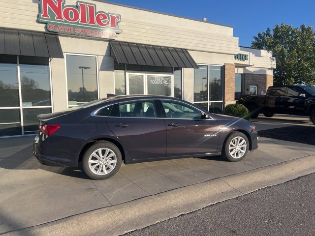 Used 2025 Chevrolet Malibu LT image 3