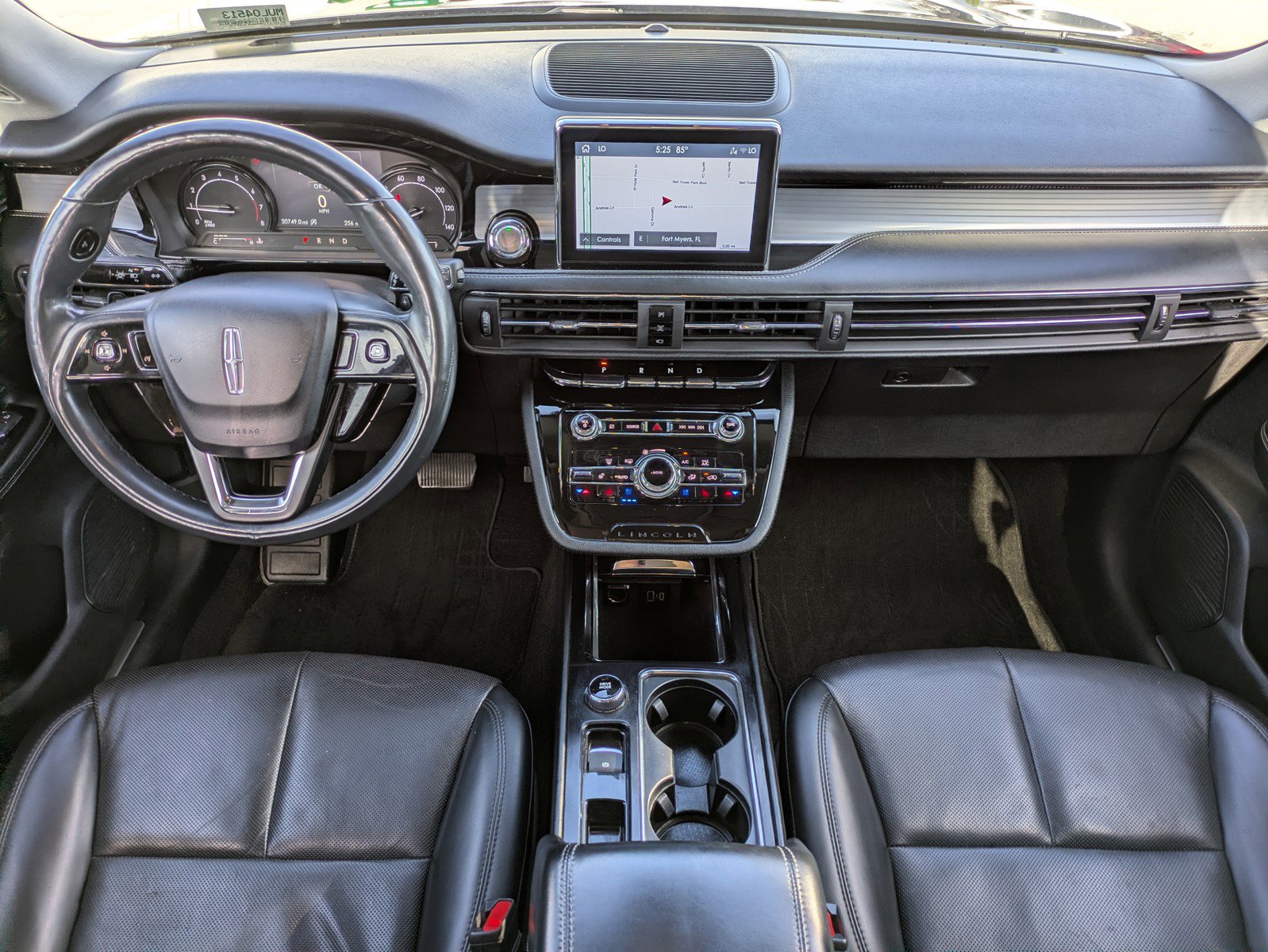 Used 2021 Lincoln Corsair AWD w/ Premium Package image 13
