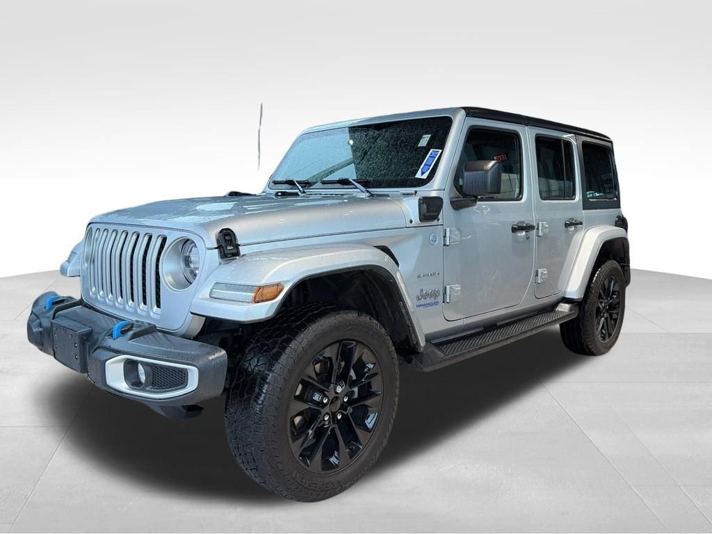 Used 2022 Jeep Wrangler Unlimited Sahara w/ Cold Weather Group AWD/4WD image 3