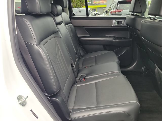 Used 2025 Hyundai Santa Fe SEL AWD/4WD image 18