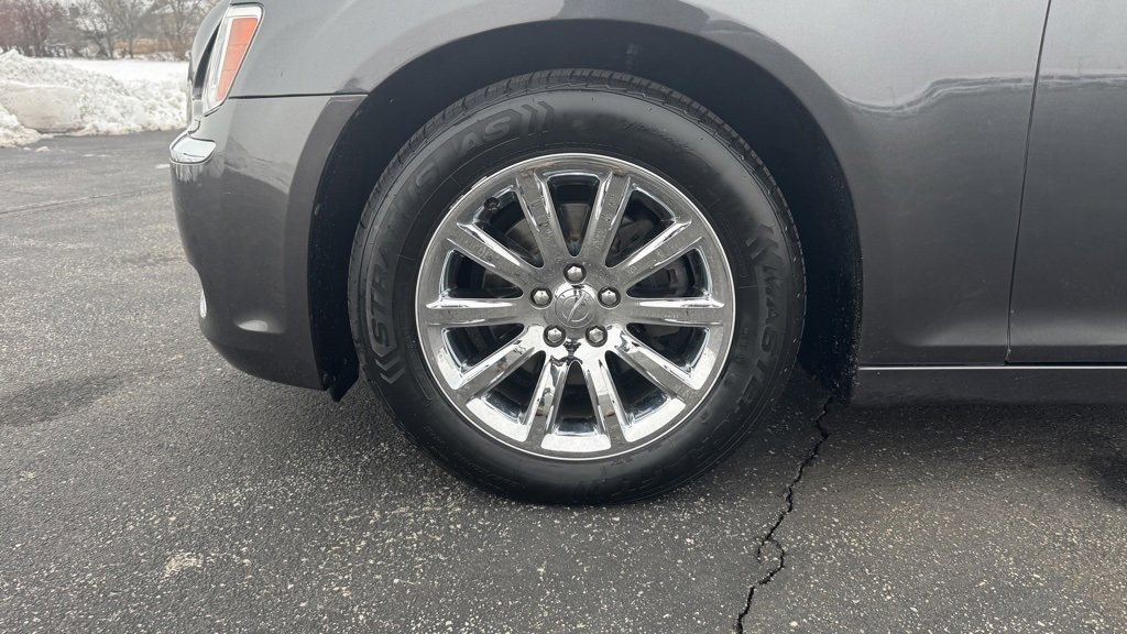 Used 2013 Chrysler 300 Base w/ Driver Convenience Group image 28