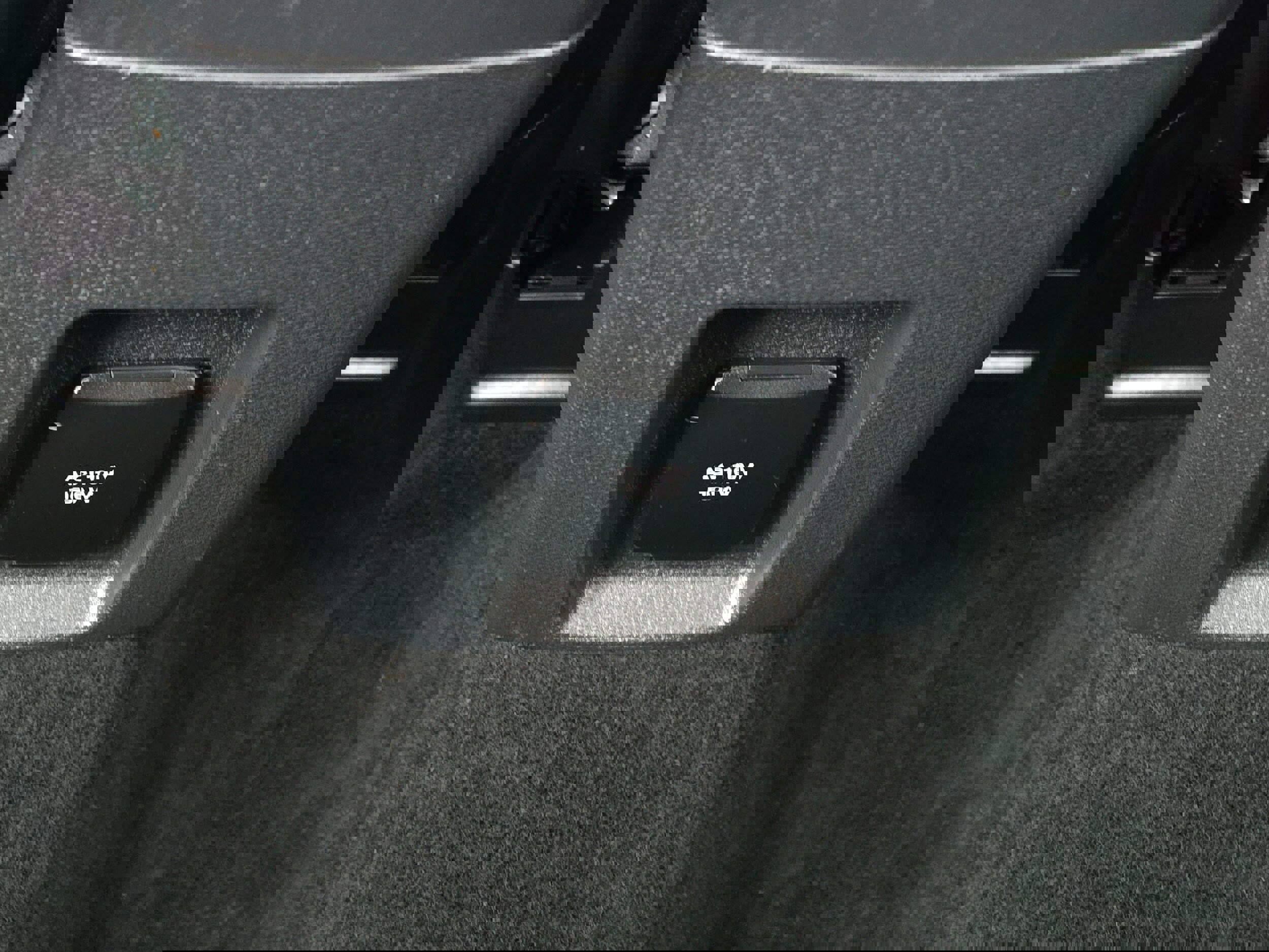 Used 2019 Ford EcoSport SES w/ SES Black Appearance Package image 28