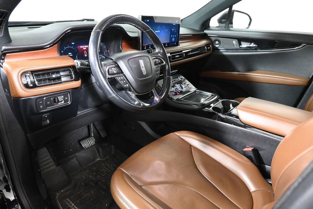 Used 2022 Lincoln Nautilus Reserve w/ Equipment Group 201A image 4