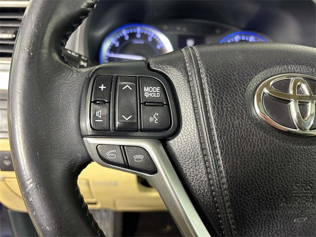 Used 2014 Toyota Highlander XLE image 17