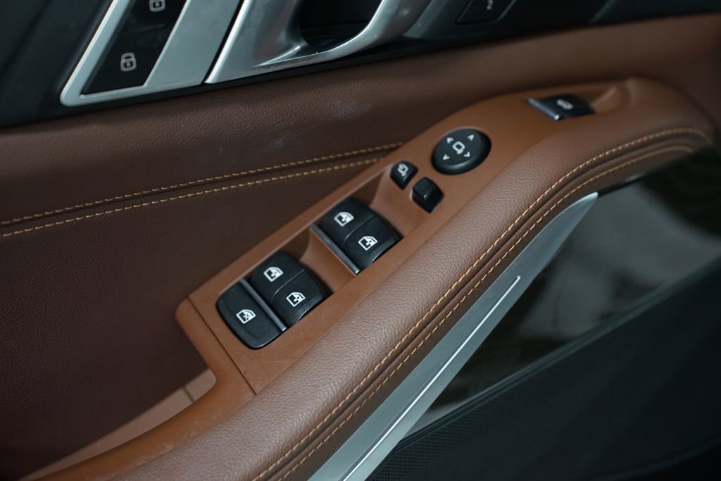 Used 2022 BMW X5 sDrive40i w/ M Sport Package image 30
