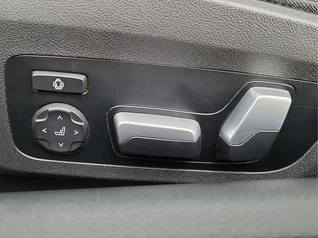 Used 2023 BMW M4 xDrive Competition w/ Executive Package image 14