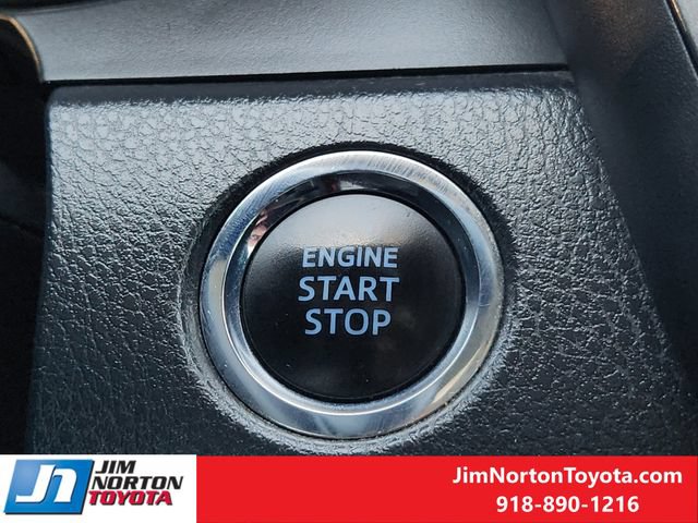 Used 2019 Toyota Camry SE w/ Convenience Package FWD image 22