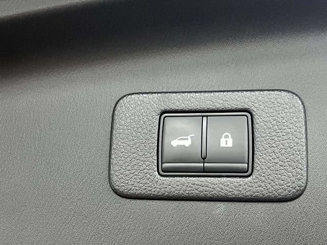 Used 2024 Nissan Armada Platinum w/ Captain's Chairs Package RWD image 28