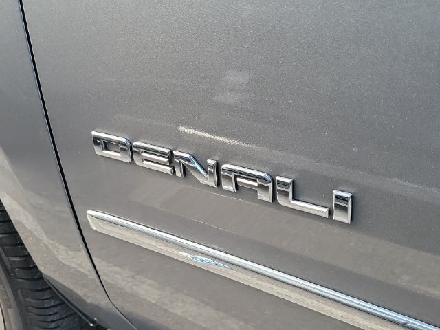 Used 2019 GMC Yukon XL Denali w/ Denali Ultimate Package AWD/4WD image 5
