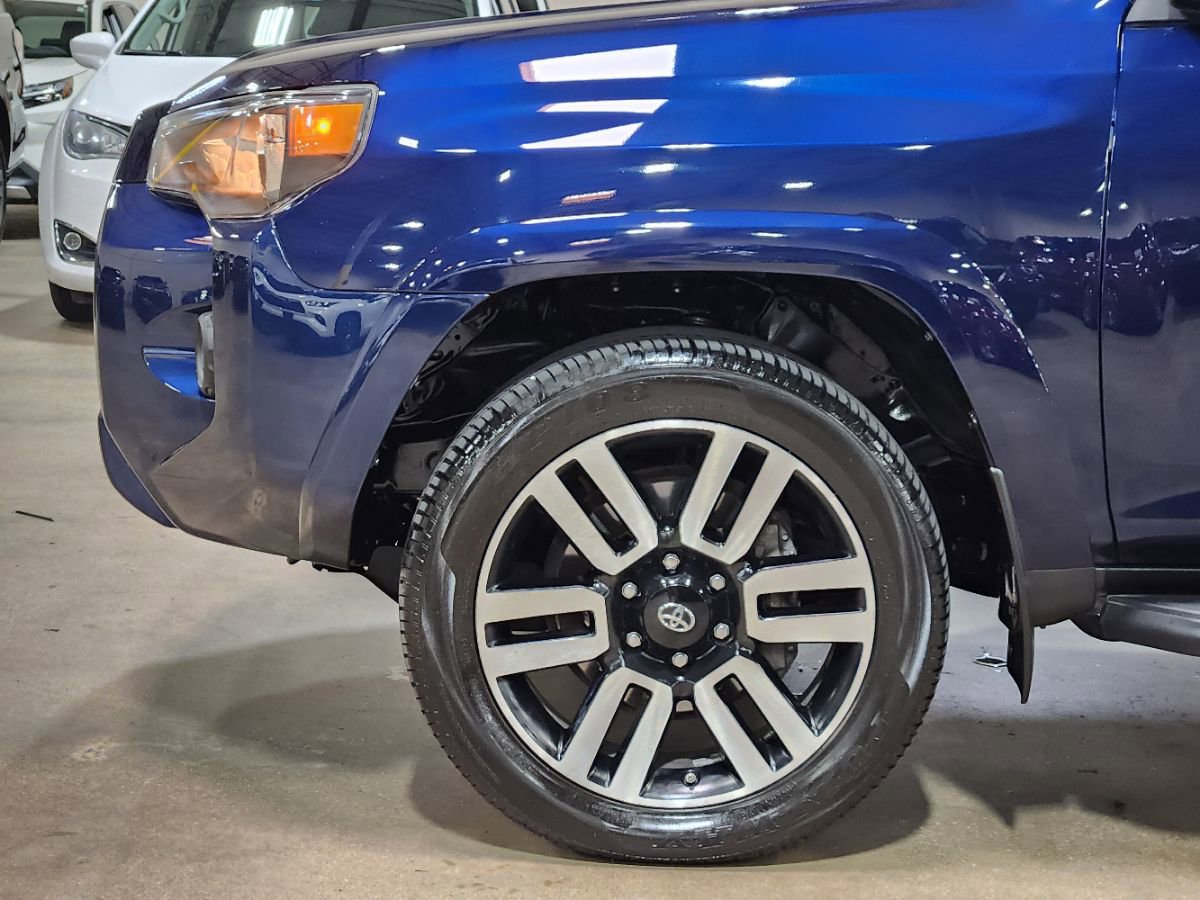 Used 2021 Toyota 4Runner SR5 Premium w/ Moonroof Package RWD image 5