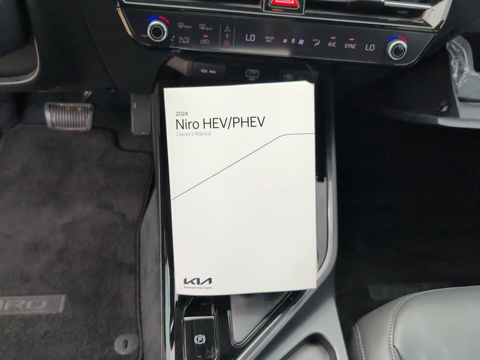 Used 2024 Kia Niro EX FWD image 37