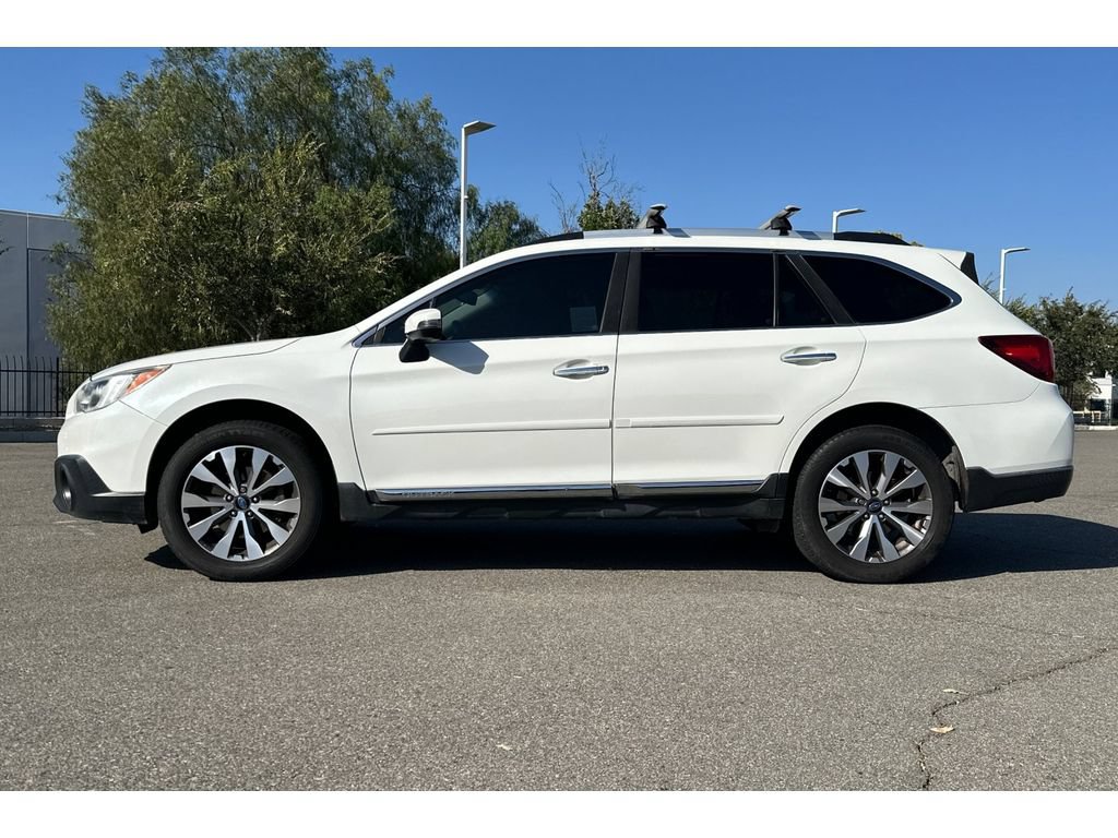 Used 2017 Subaru Outback 3.6R Touring AWD/4WD image 2