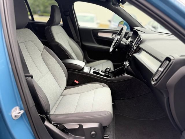Used 2024 Volvo XC40 B5 Core AWD/4WD image 24