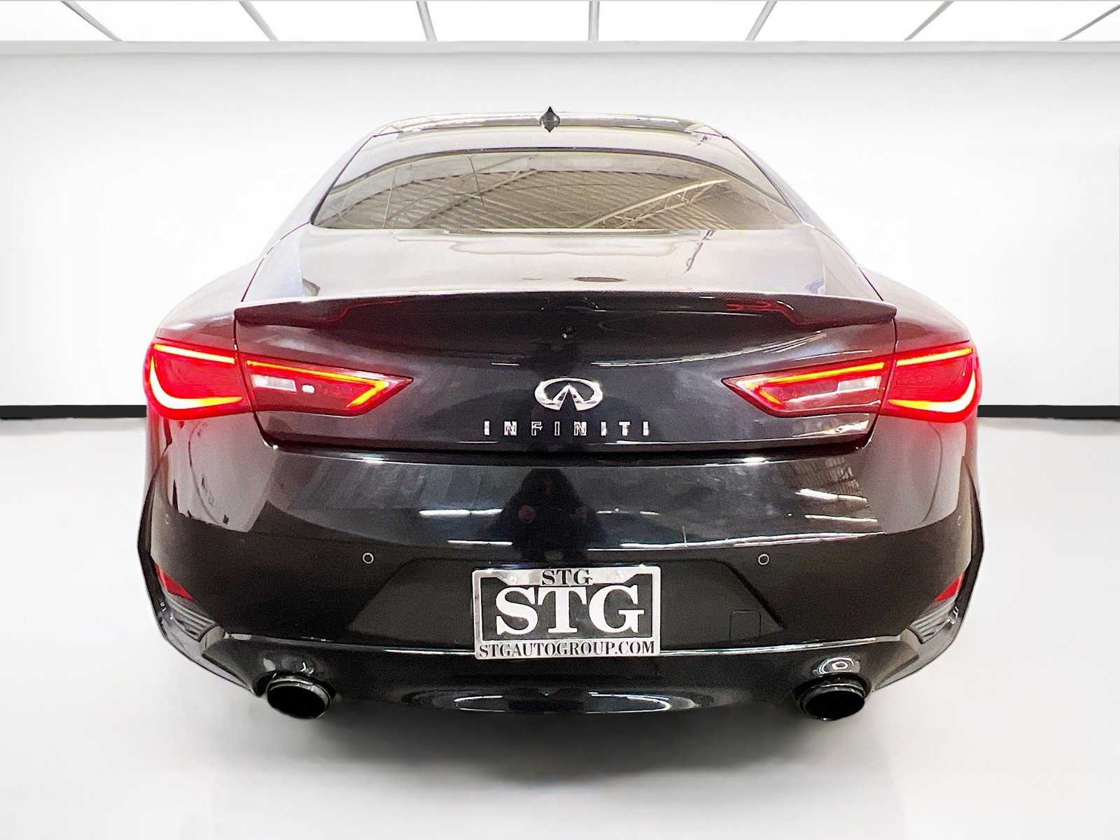 Used 2018 INFINITI Q60 3.0t Luxe w/ Sensory Package 3.0T Luxe RWD image 5