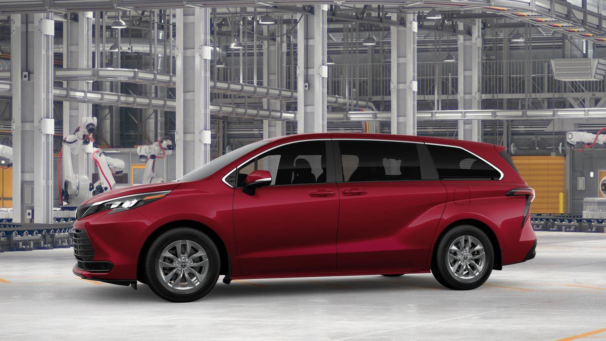 New 2026 Toyota Sienna LE image 3