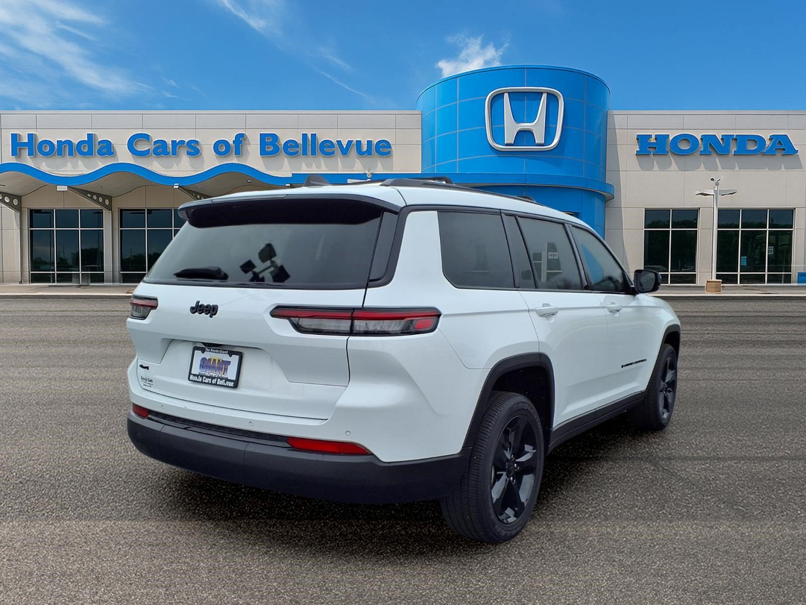 Used 2024 Jeep Grand Cherokee L Laredo AWD/4WD image 8