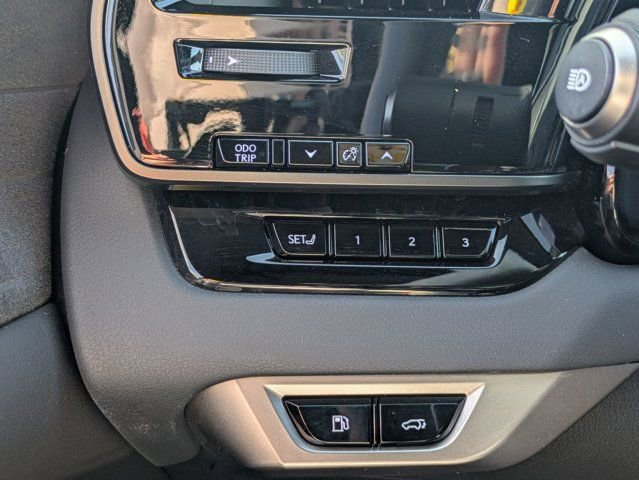 Used 2025 Lexus RX 450h AWD w/ Convenience Package image 22