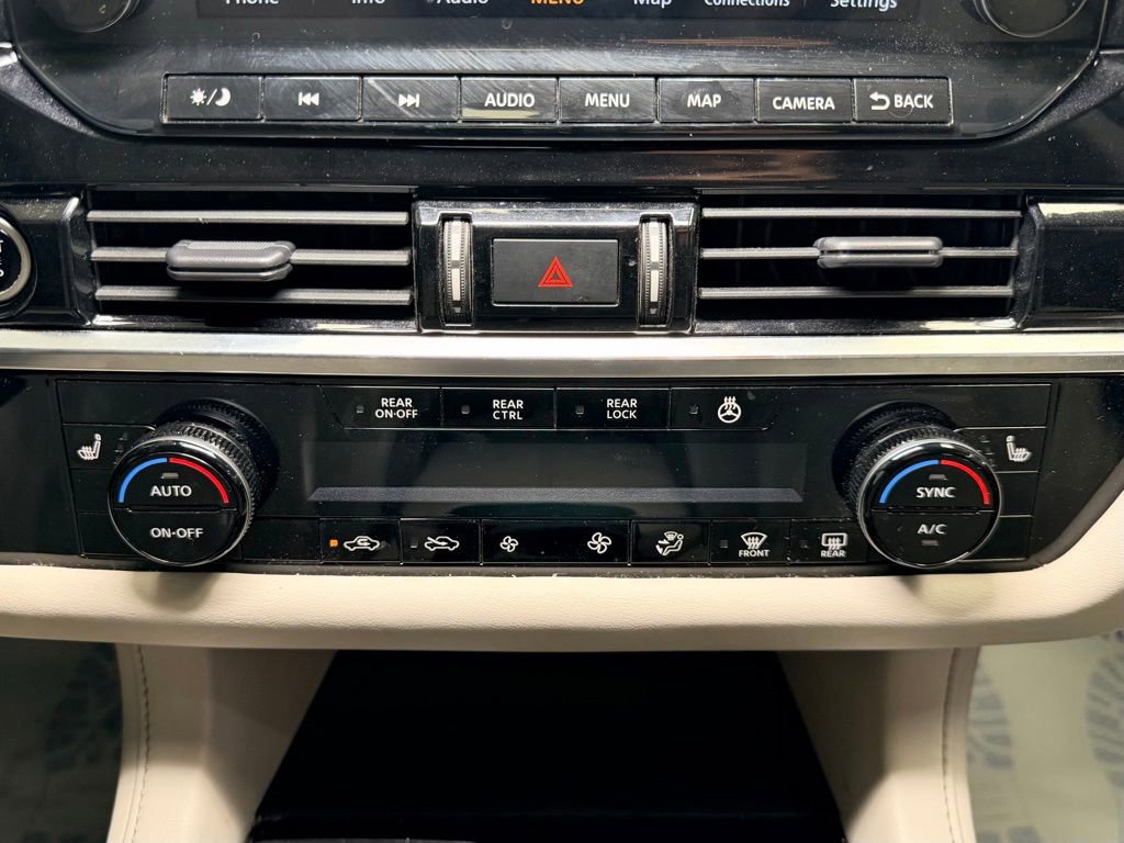 Used 2022 Nissan Pathfinder SL AWD/4WD image 16