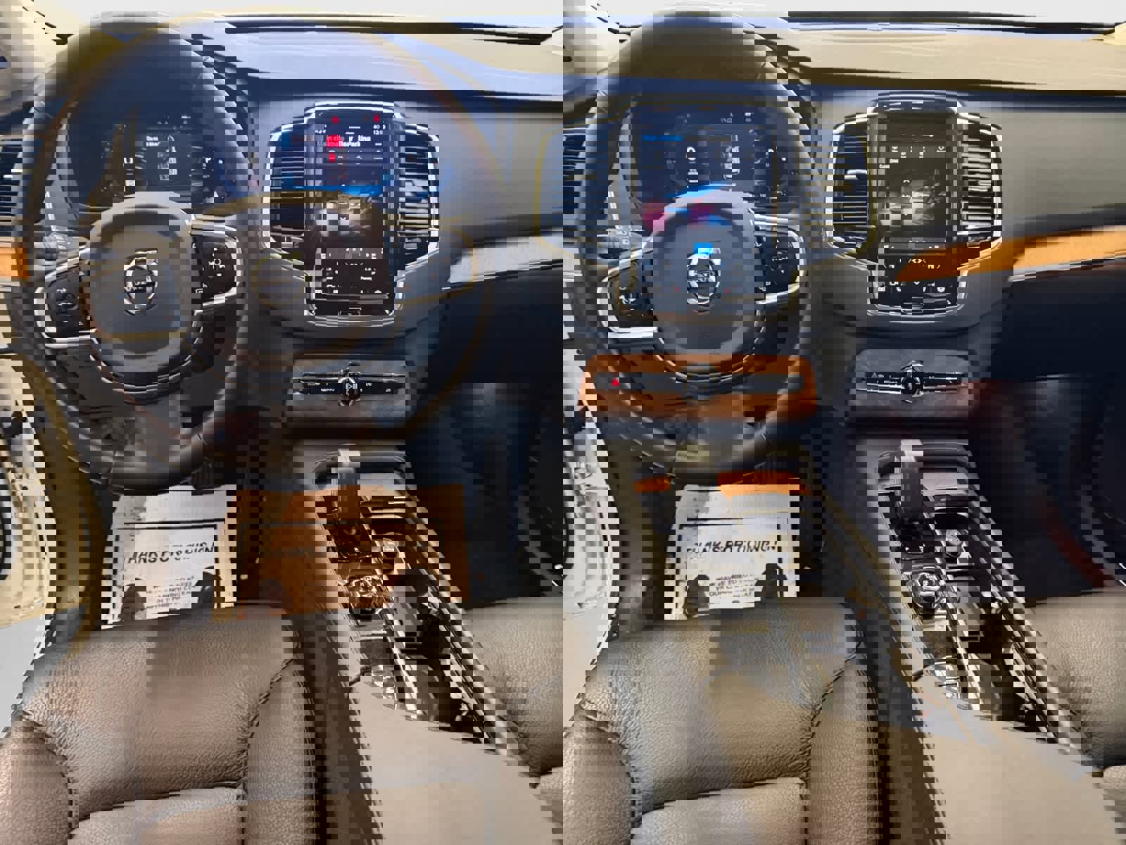 Used 2025 Volvo XC90 B6 Plus image 9