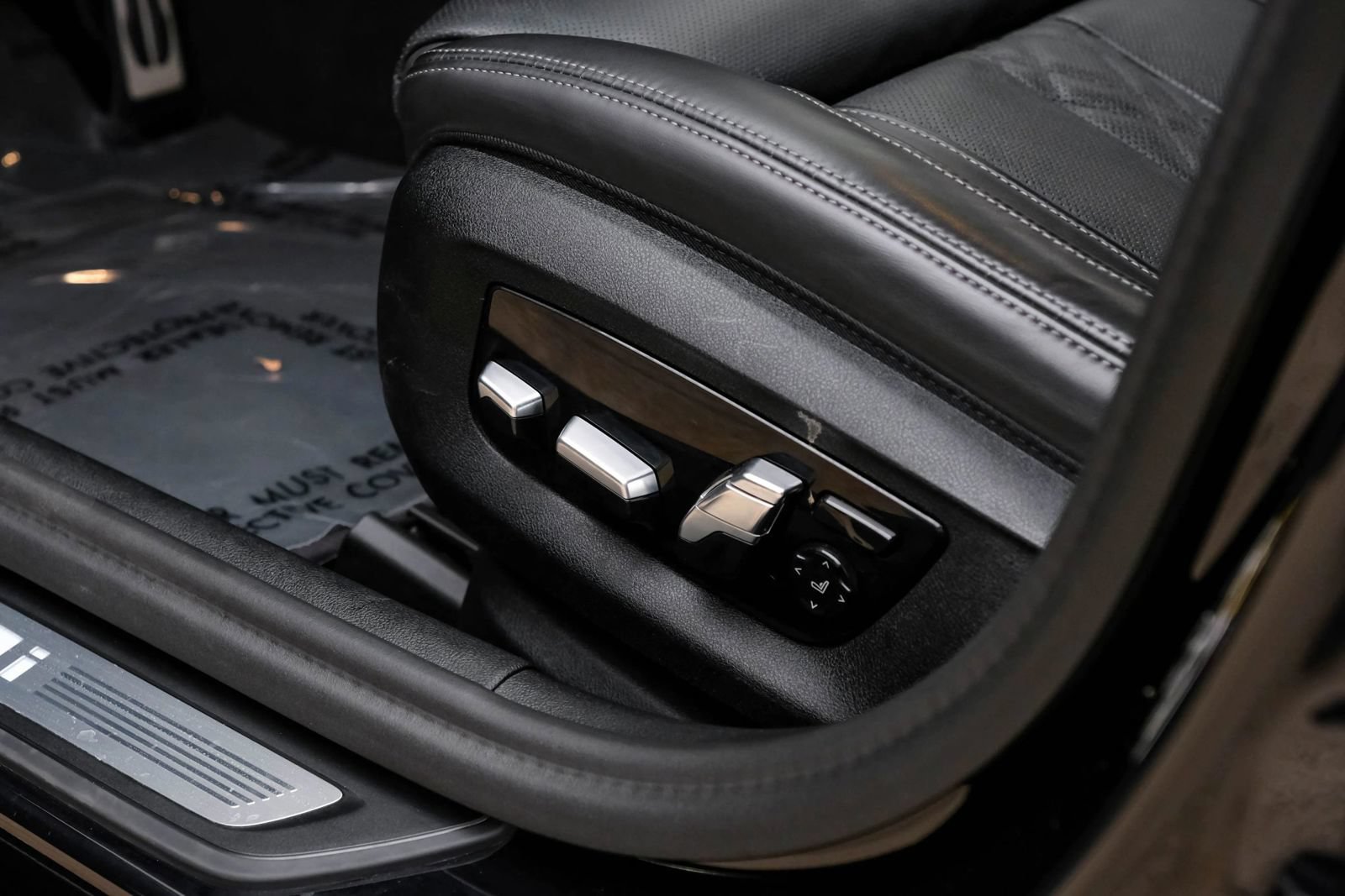 Used 2023 BMW M550i xDrive w/ Executive Package AWD/4WD image 44
