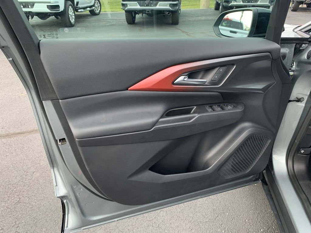 New 2024 Chevrolet Equinox EV RS FWD image 17