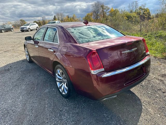 Used 2018 Chrysler 300 Limited image 8