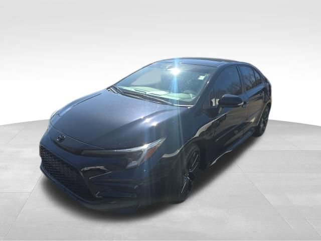 Used 2023 Toyota Corolla SE w/ Carpet Mat Package (TMS) image 2