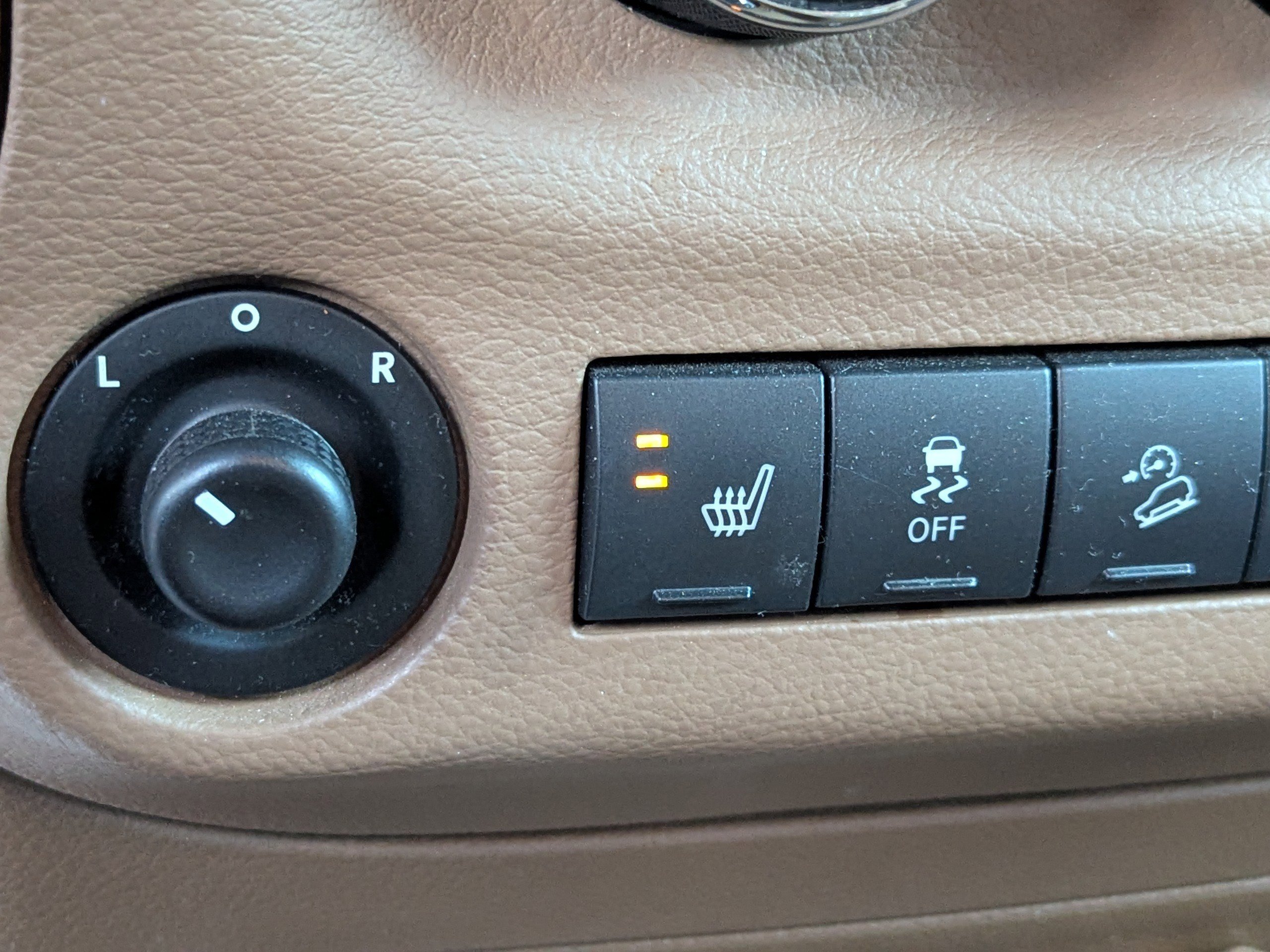 Used 2018 Jeep Wrangler Unlimited Sahara w/ Connectivity Group image 21