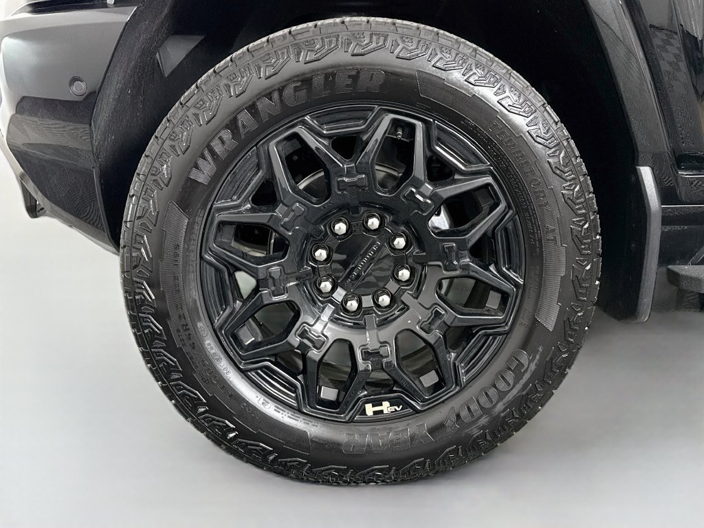 Used 2025 GMC Hummer EV 2X AWD/4WD image 31