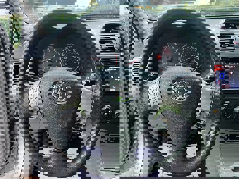 Used 2013 Toyota Corolla LE FWD image 17