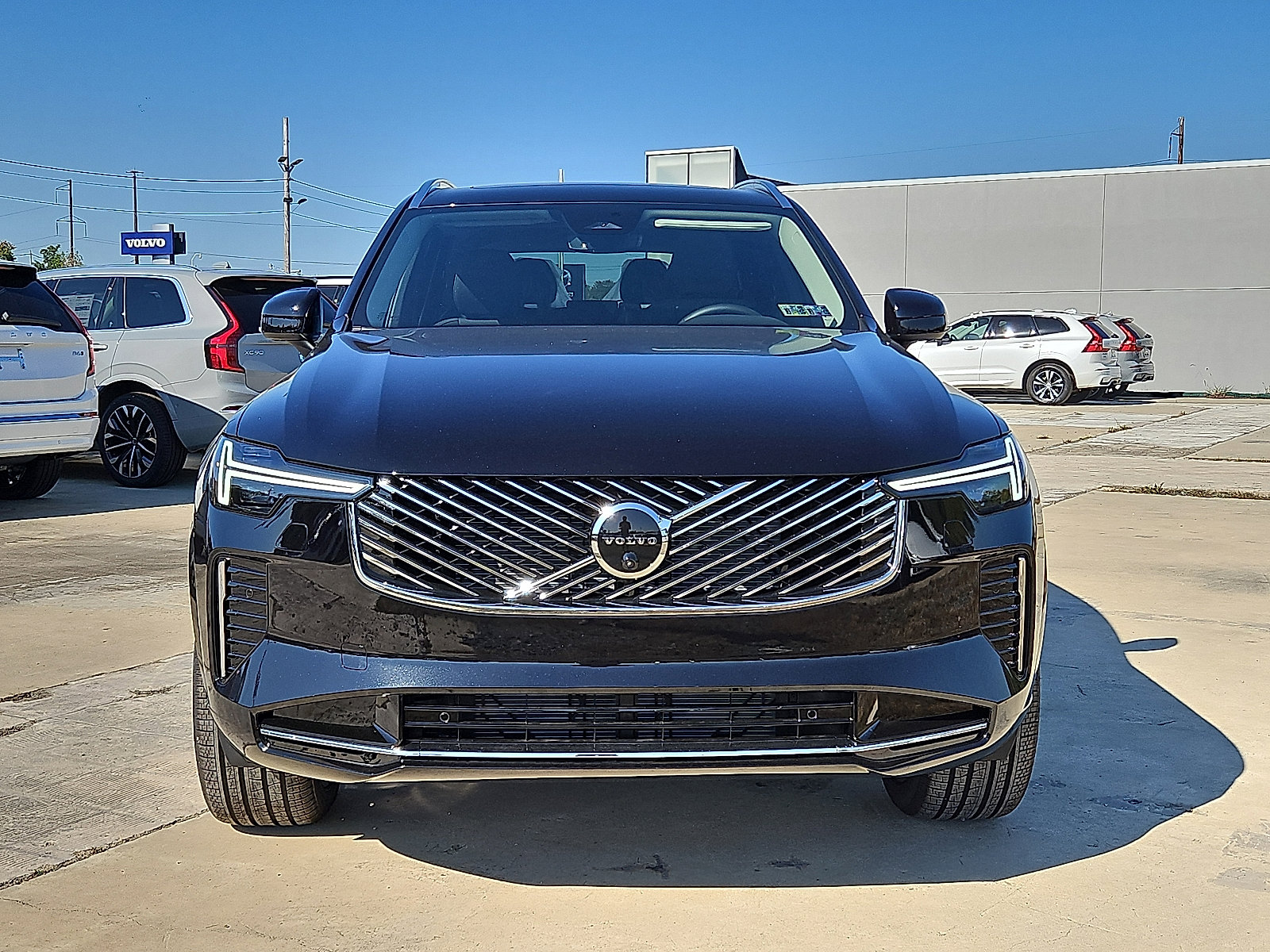 New 2026 Volvo XC90 B6 Plus w/ Protection Package Premier image 2