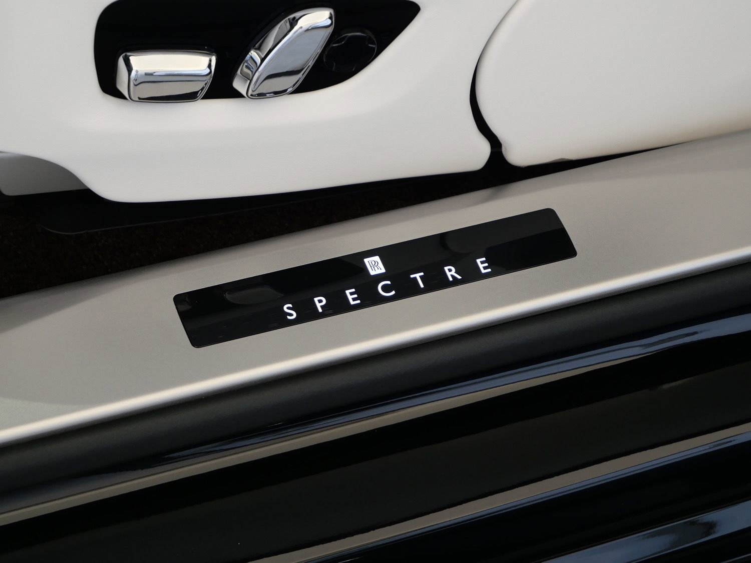 Used 2024 Rolls-Royce Spectre w/ Spectre Launch Package AWD/4WD image 9