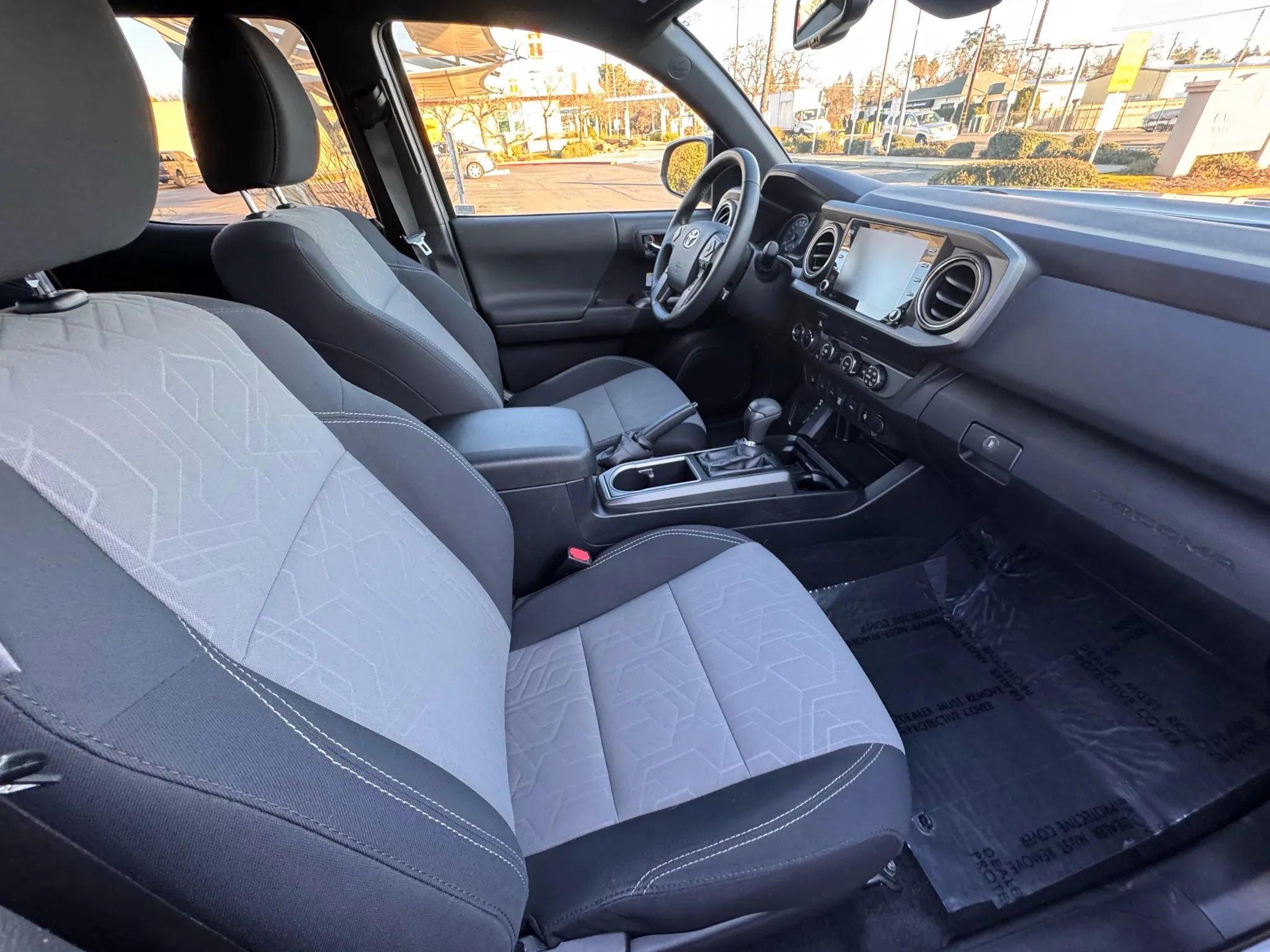 Used 2020 Toyota Tacoma TRD Off-Road image 13