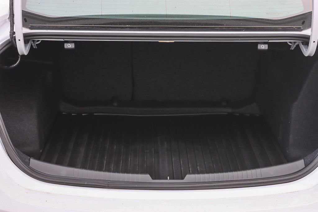 Used 2025 Chevrolet Malibu LS image 25