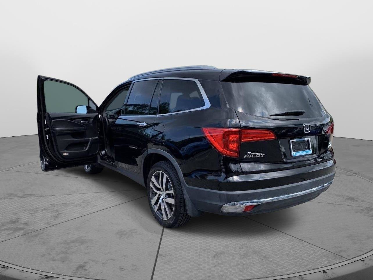 Used 2016 Honda Pilot Elite image 10