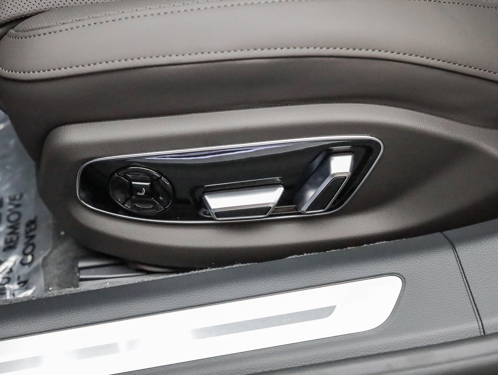 New 2025 Audi A8 L 3.0T image 23