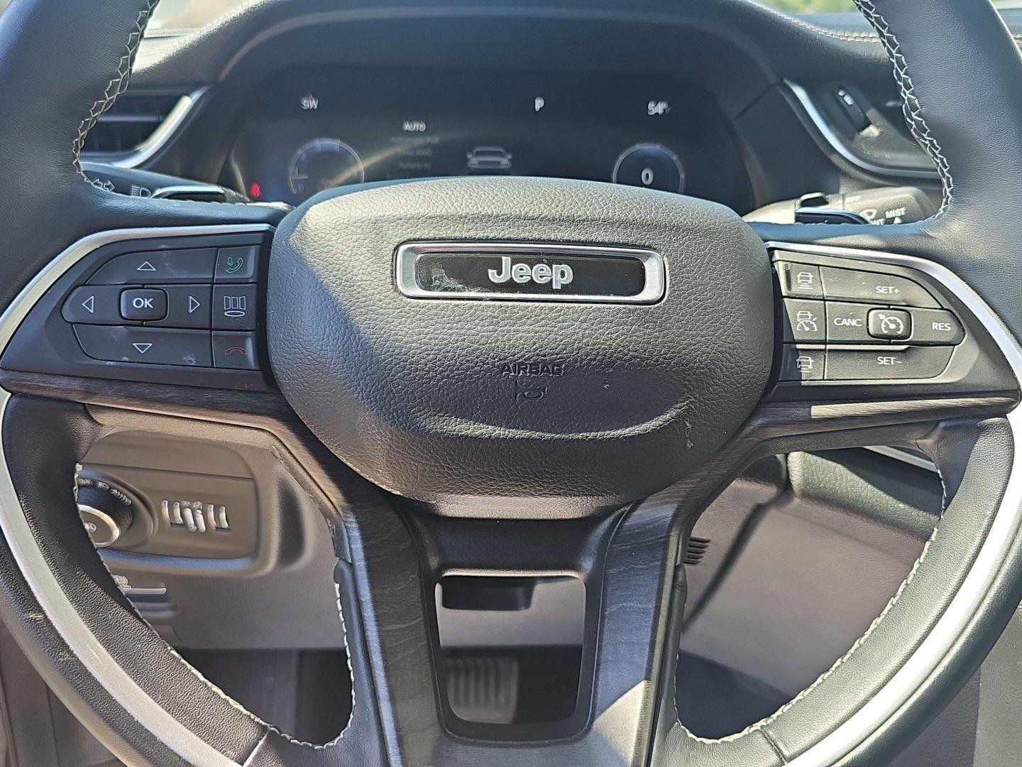 Used 2022 Jeep Grand Cherokee L Limited image 17