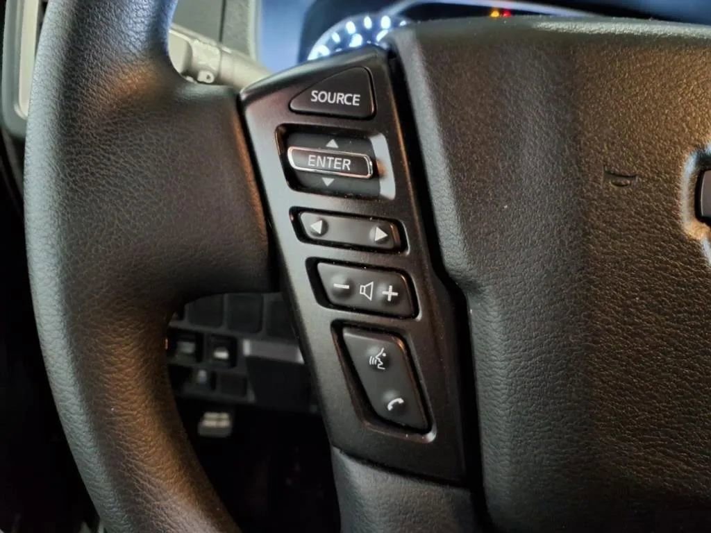 Used 2022 Nissan Frontier SV w/ Technology Package image 28