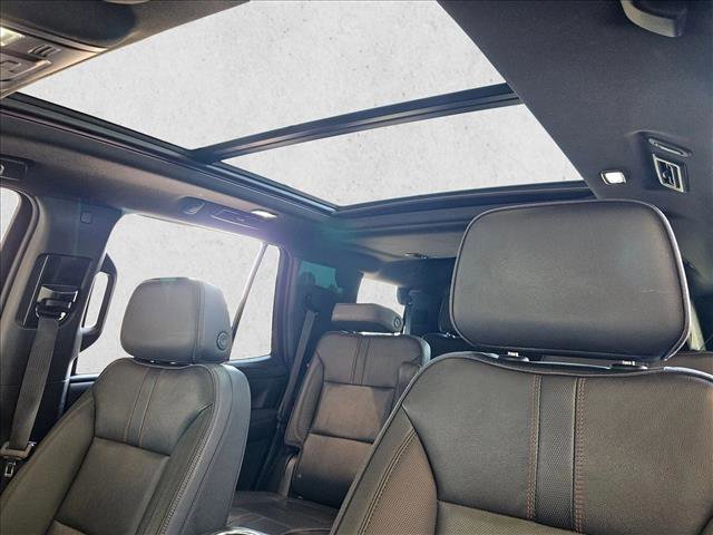 Used 2022 Chevrolet Tahoe RST w/ Luxury Package AWD/4WD image 15