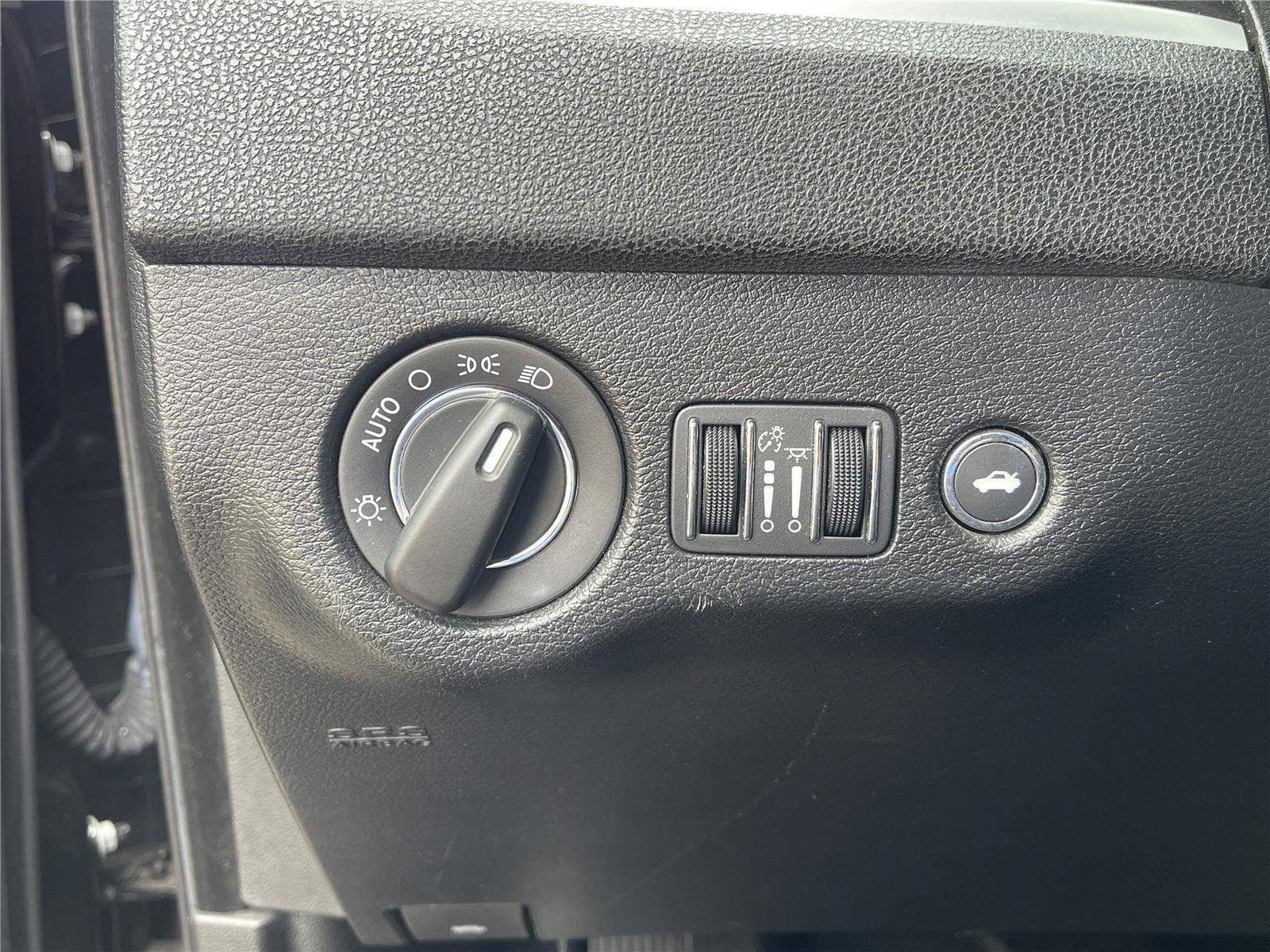 Used 2022 Chrysler 300 Touring AWD/4WD image 17