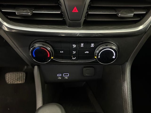 Used 2024 Buick Encore GX Preferred AWD/4WD image 24