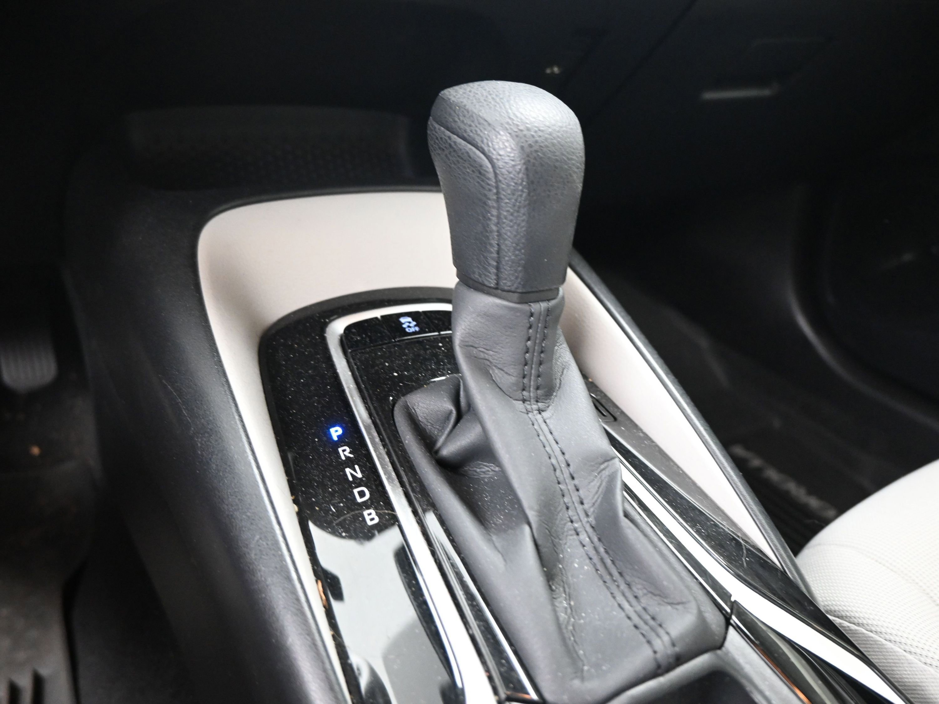 Used 2020 Toyota Corolla LE image 15