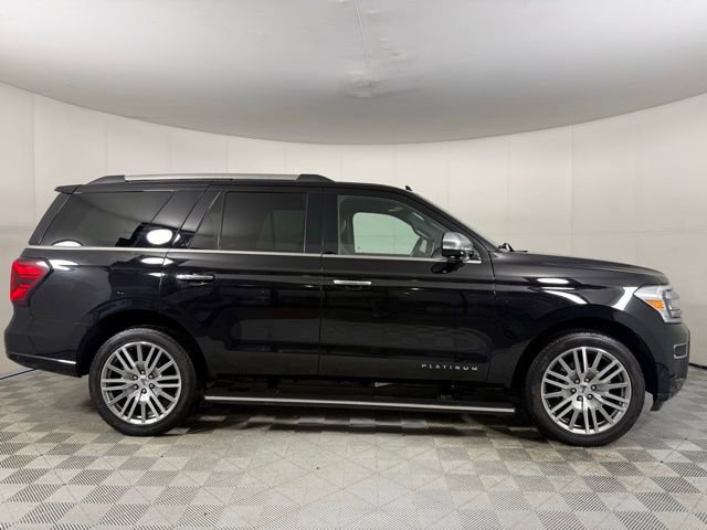 Used 2024 Ford Expedition Platinum image 10
