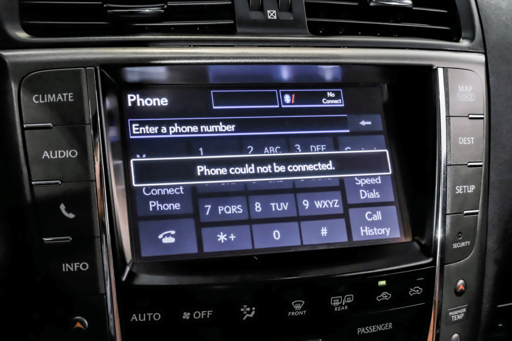 Used 2013 Lexus IS 250C w/ Luxury Pkg RWD image 40
