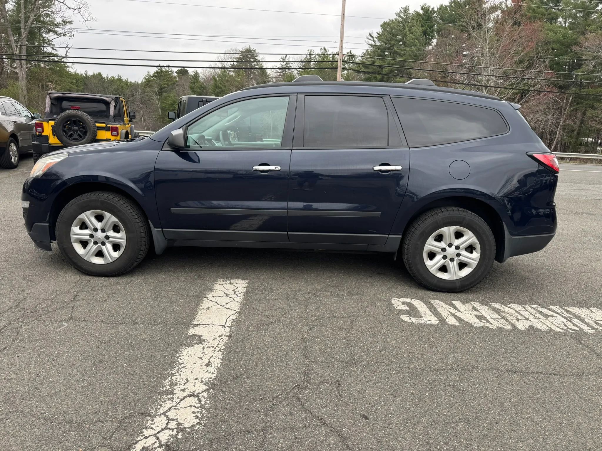 Used 2015 Chevrolet Traverse LS AWD/4WD image 6