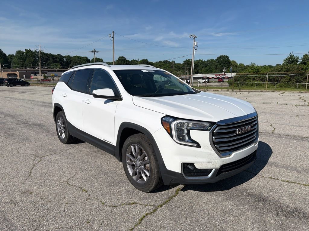 Used 2023 GMC Terrain SLT AWD/4WD image 3
