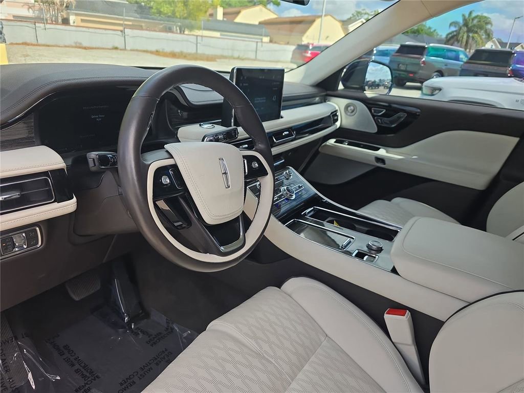 Used 2023 Lincoln Aviator Black Label image 17